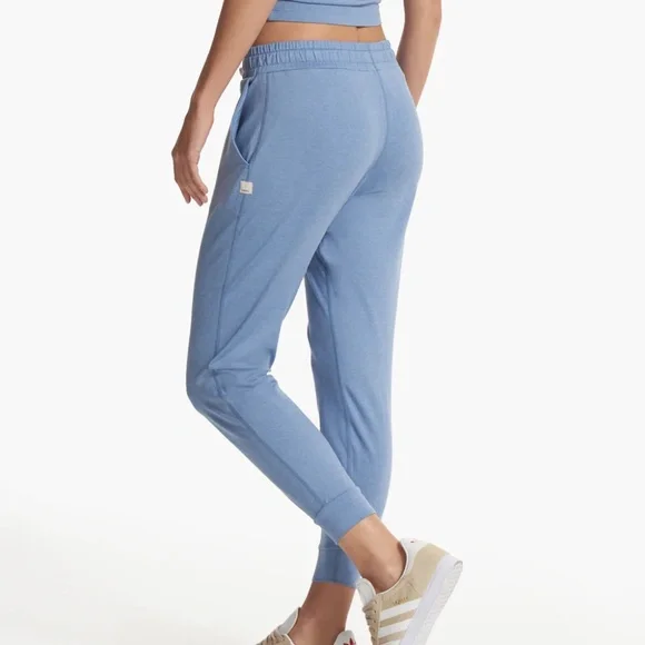 Vuori Performance Jogger in Isle Blue Heather Size: X-Small - Picture 2 of 8